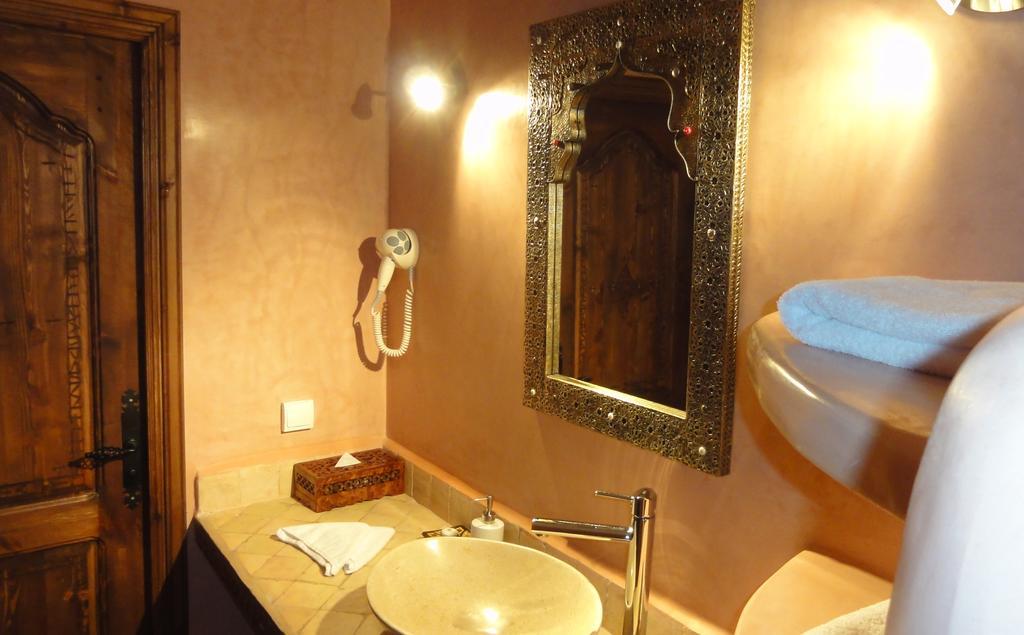 Hotel Elmalara à Tafraout Extérieur photo
